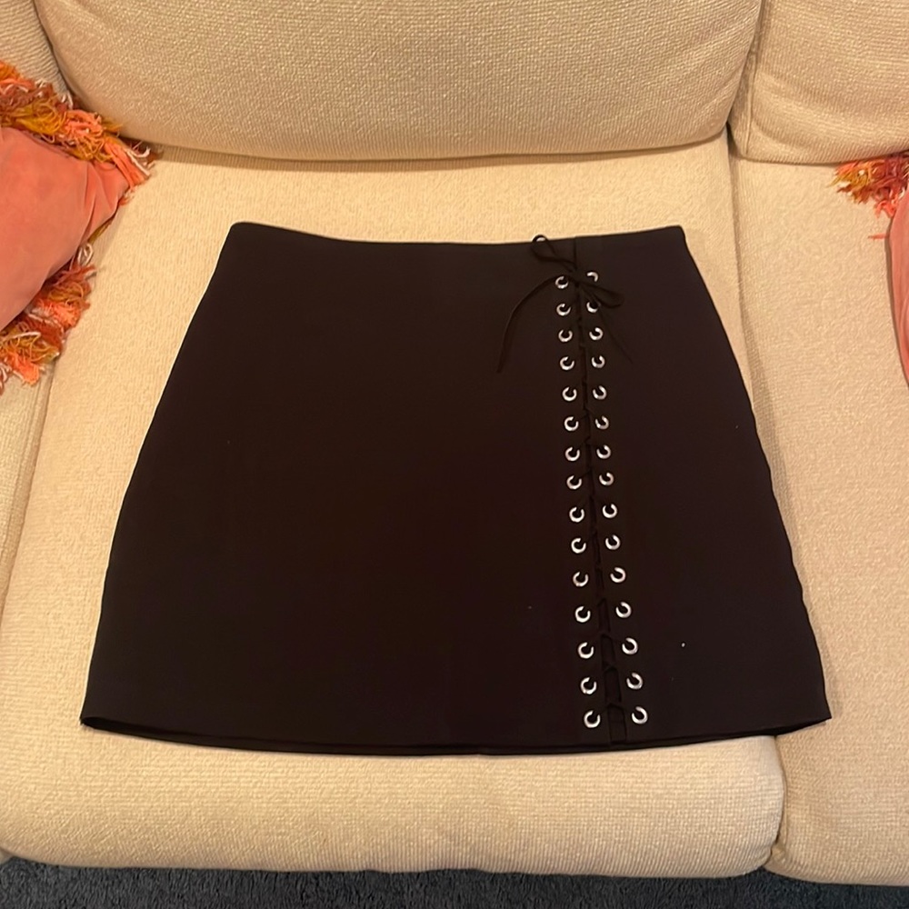 Black cocktail skirt! Size medium!